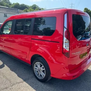 2022 Ford Grand Tourneo Connect 1.5 EcoBlue Titanium MPV 5-door Diesel Manual - Image 4