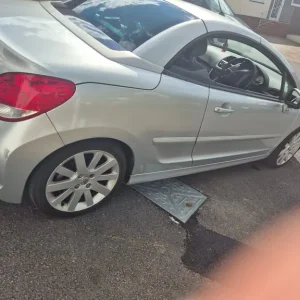 Peugeot 207 Convertible 2010 manual 1598cc 2-door - Image 8