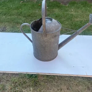 Vintage galvanised watering can 2 1/2 gallon - Image 6