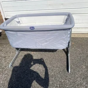 Chicco Next2Me Side-Sleeping Crib – Grey – with bag - Image 3