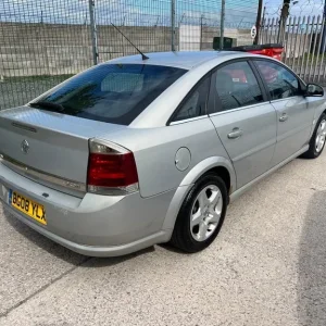 2008 Vauxhall Vectra Hatchback Manual - Image 3