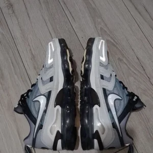Nike Air VaporMax EVO Wolf Grey Trainers. Size 10 uk - Image 2