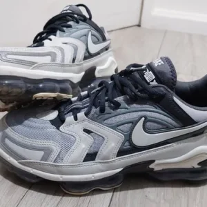 Nike Air VaporMax EVO Wolf Grey Trainers. Size 10 uk - Image 3