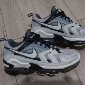 Nike Air VaporMax EVO Wolf Grey Trainers. Size 10 uk - Image 5