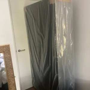 Single bed with mattress and headboard - Image 8