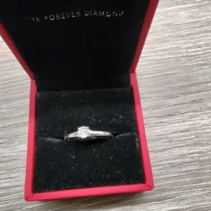 H Samuel White Gold Engagement Ring .25ct Diamond - Image 4