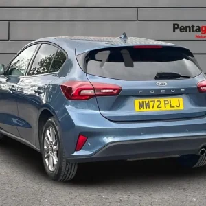 Ford Focus 1.0t Ecoboost Titanium Hatchback 5-door Petrol Manual - Image 2