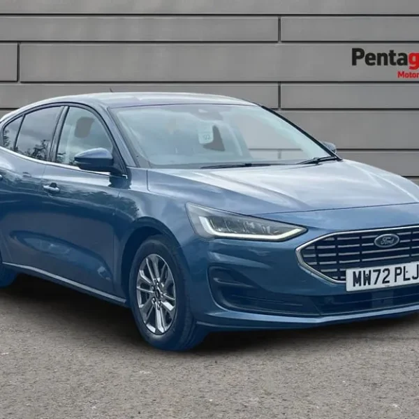 Ford Focus 1.0t Ecoboost Titanium Hatchback 5-door Petrol Manual