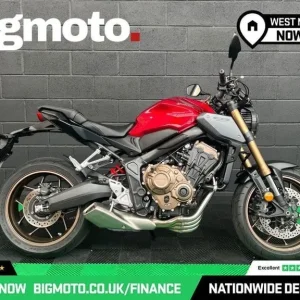 2023 Honda CB650R Red, 1800 miles, one owner - Image 2