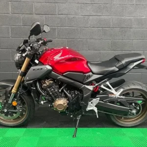 2023 Honda CB650R Red, 1800 miles, one owner - Image 7