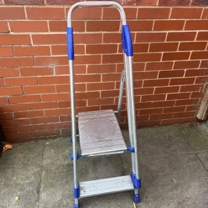 Werner High Handrail Stepladder 2 Tread - Image 2