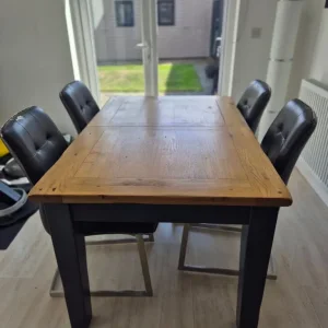 6-8 extendable dining table and 4 chairs - Image 3