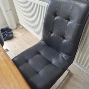 6-8 extendable dining table and 4 chairs - Image 4