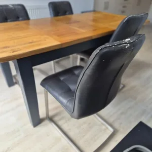 6-8 extendable dining table and 4 chairs - Image 8