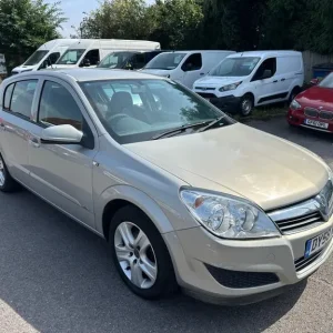 2008 Vauxhall Astra 1.4i 16v Club 5dr Hatchback Petrol Manual - Image 4