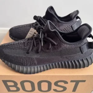 Yeezy Boost 350 V2 Onyx Men’s Trainers UK 8.5 BNWT - Image 2