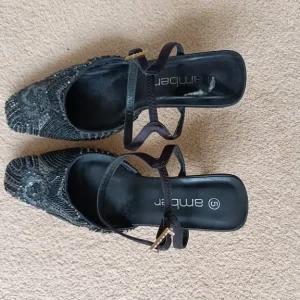 Ladies evening shoes size 5