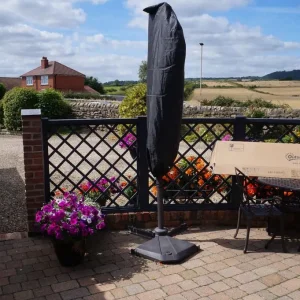 Outsunny Cantilever Parasol 3Meter with cogged base, weights, and cover