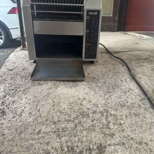 Lincat conveyor toaster CT1