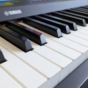 Yamaha P-255 digital piano + stand + stool - Image 3