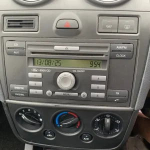 Ford Fiesta Hatchback 2005 Manual 5-door - Image 6