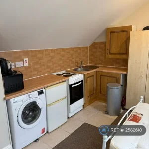 Studio flat in Saundersfoot, Pembrokeshire - Image 2