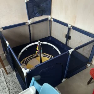 Navy ball pit play pen with balls - Image 3