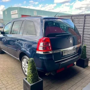 2011 Vauxhall Zafira 1.8i 16v VVT Exclusiv MPV 5DR with Wheelchair Ramp - Image 6