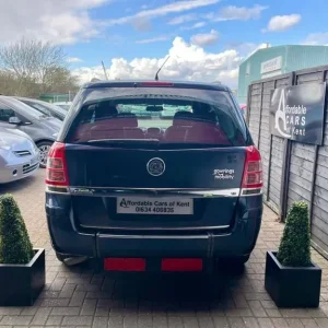 2011 Vauxhall Zafira 1.8i 16v VVT Exclusiv MPV 5DR with Wheelchair Ramp - Image 8