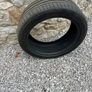 235/45/ZR19 Michelin Pilot Sport tyre 6mm tread - Image 2