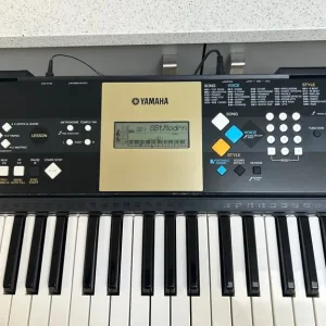 Yamaha electric keyboard - Image 3