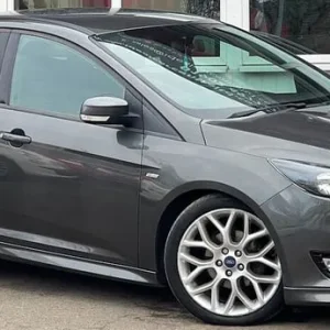 2017 Ford Focus ST-Line 1.0T EcoBoost Hatchback - Image 5