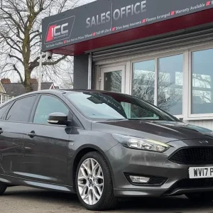 2017 Ford Focus ST-Line 1.0T EcoBoost Hatchback - Image 8
