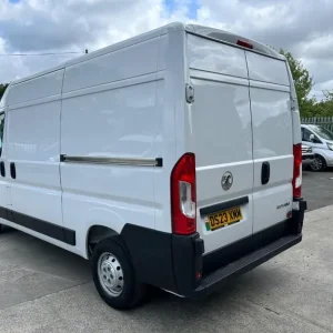Vauxhall Movano 2.2 CDTi 3500 L2H2 Medium Roof White BiTurbo Prime Air - Image 3