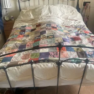 Laura Ashley 5ft king size metal bed - Image 2