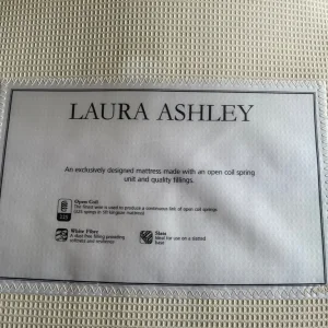 Laura Ashley 5ft king size metal bed - Image 5