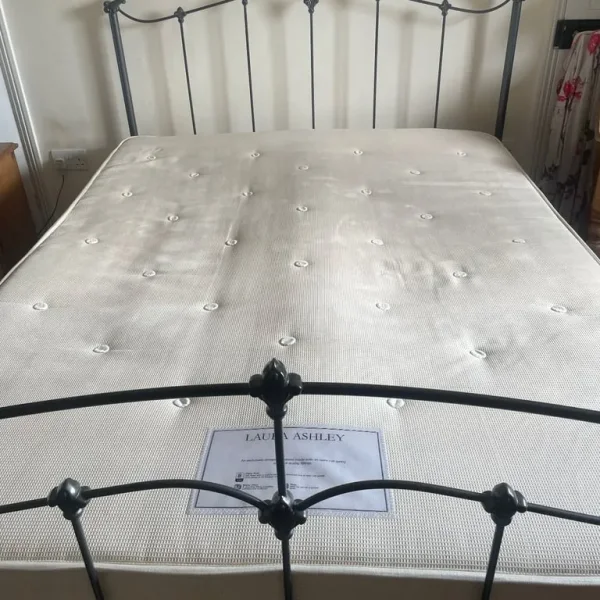 Laura Ashley 5ft king size metal bed