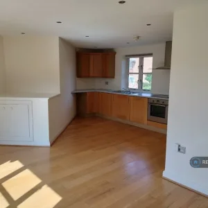 2 bedroom town house in Roundhouse Mews, Guisborough, Redcar and Cleveland (2 bed) - Image 2