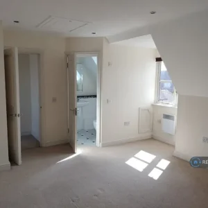 2 bedroom town house in Roundhouse Mews, Guisborough, Redcar and Cleveland (2 bed) - Image 3