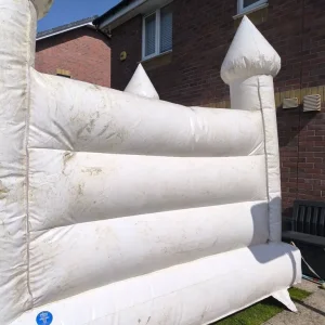 Bouncy castle 15x11 ft - Image 7