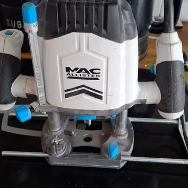 MAC ALLISTER Router