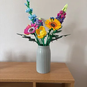 Lego flowers bouquet and grey vase - Image 2