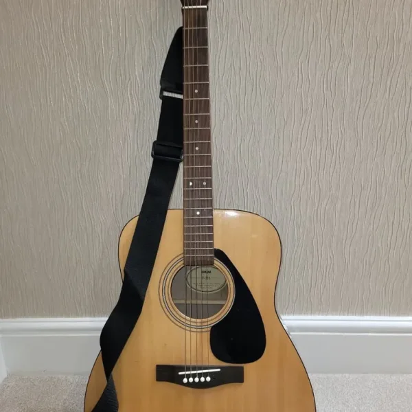 Yamaha Acoustic Guitar