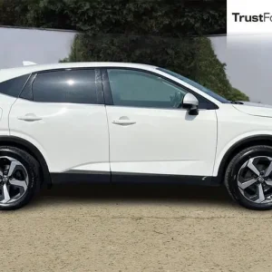 2023 Nissan Qashqai 1.3 DIG-T MHEV N-Connecta SUV 5dr - Image 3