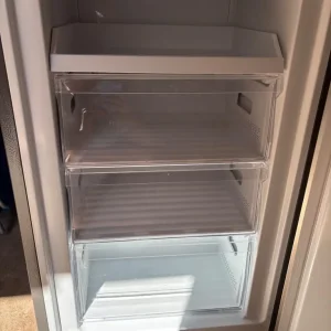 Logik 50/50 fridge freezer - Image 2