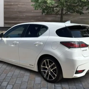 2015 Lexus CT 200h 1.8 F-Sport 5-door hybrid hatchback - Image 3