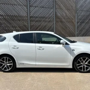 2015 Lexus CT 200h 1.8 F-Sport 5-door hybrid hatchback - Image 4