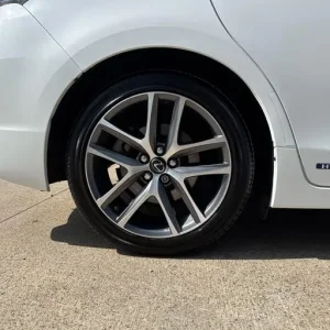 2015 Lexus CT 200h 1.8 F-Sport 5-door hybrid hatchback - Image 5