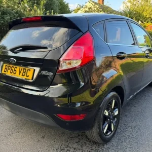 2016 Ford Fiesta 1.0T Zetec Black Edition - Image 4