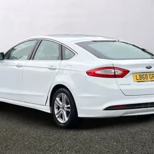 2019 Ford Mondeo 1.5 EcoBoost 165 Zetec Edition 5-door Auto Hatchback Petrol - Image 2